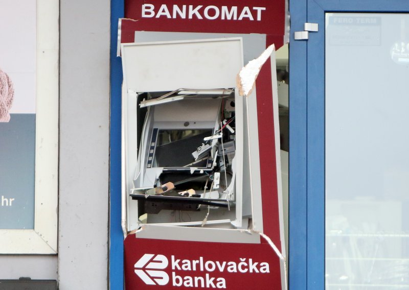 U Karlovcu raznesen bankomat