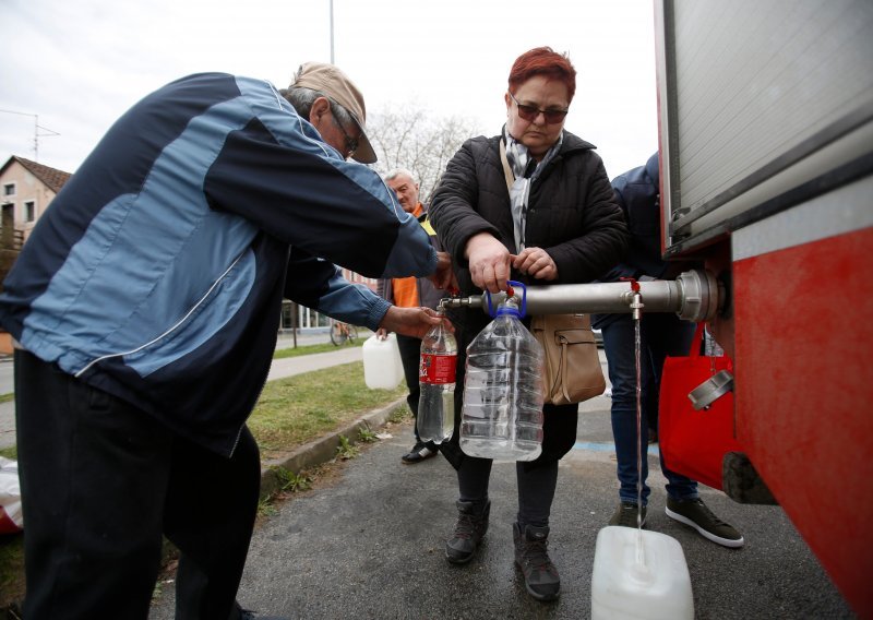 Gotovo 100 tisuća građana Slavonskog Broda bez pitke vode, gradonačelnik podnio prijavu protiv Croduxa
