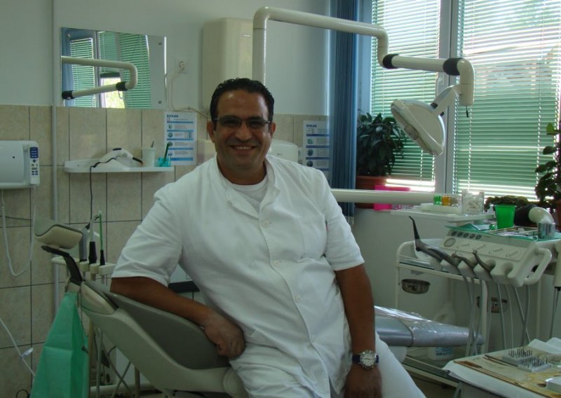 Odlikujte tovarničkog stomatologa iz Sirije!