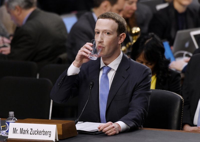 Zuckerberg se opet posuo pepelom i najavio veliku promjenu na Facebooku