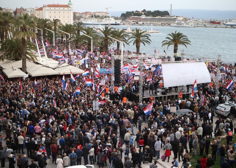 Računala su neumoljiva: Na prosvjedu u Splitu nije bilo ni 15 ni 70 tisuća prosvjednika, bilo ih je...