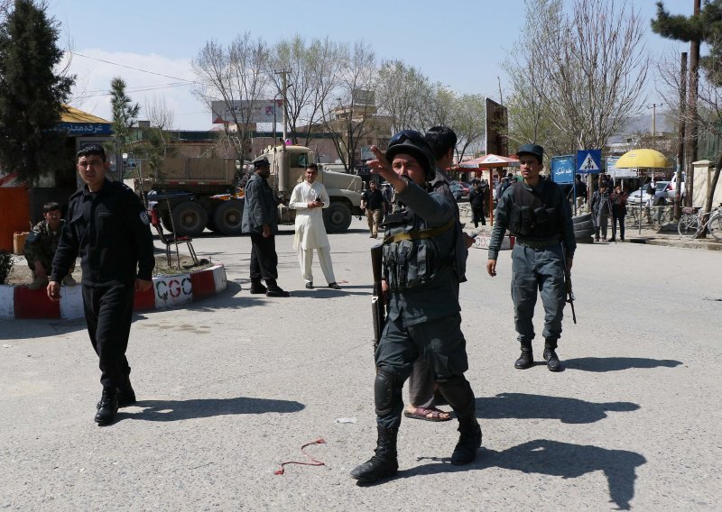 Sukob s militantima nakon ispaljivanja raketa na diplomatsku četvrt Kabula