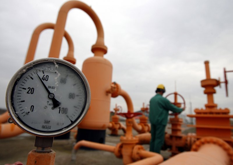 Rusija smanjuje isporuku plina preko Ukrajine