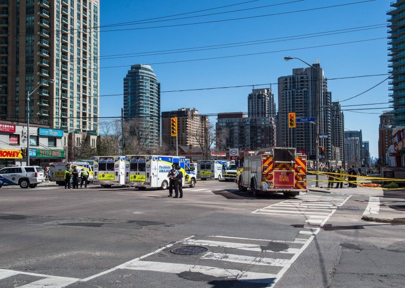 Broj žrtava napada kombijem u Torontu porastao na devet
