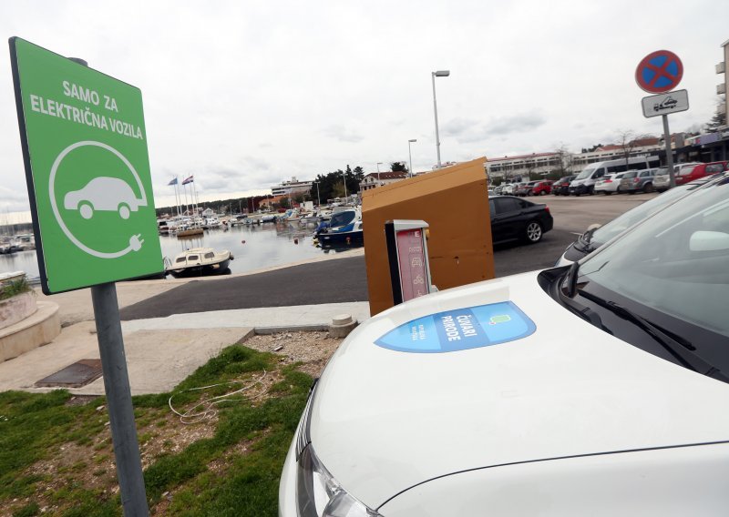 Slovenski ekofond povećao sredstva za energetsku obnovu i za kupnju električnih vozila