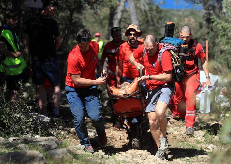HGSS spasio ozlijeđenu planinarku na Japetiću