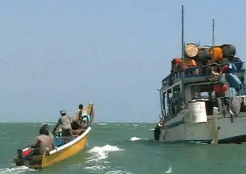 Somalski gusari oteli tri tajlandske ribarice