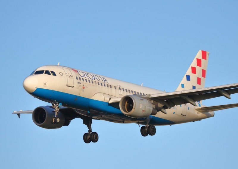 Na avionu Croatia Airlinesa puknulo pilotsko staklo, morali se vratiti u Zagreb
