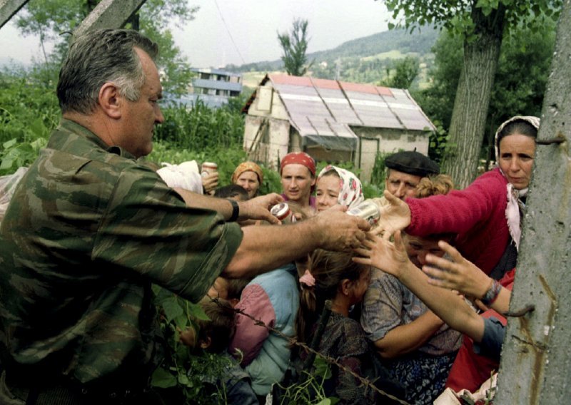 Dan kad je Ratko Mladić došao sijati smrt u Srebrenici