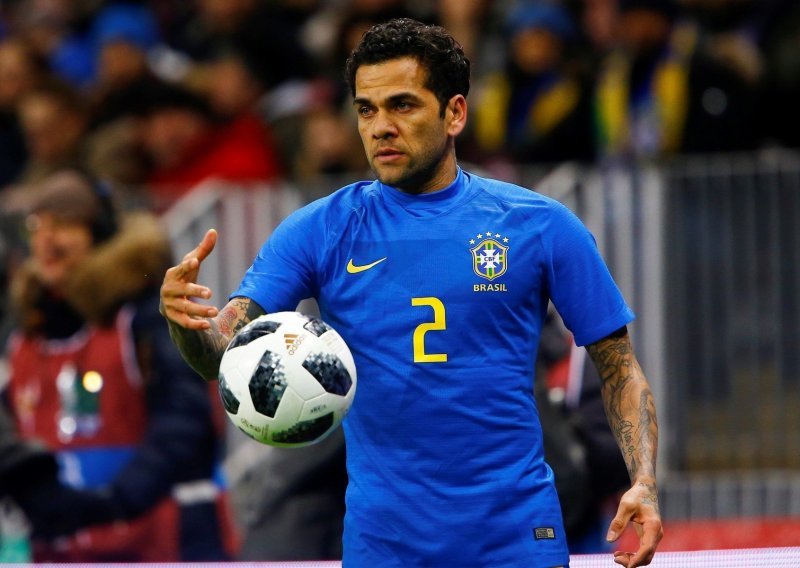Dani Alves ponovo mijenja klub: Tko će ovaj put uloviti uglednog Brazilca?