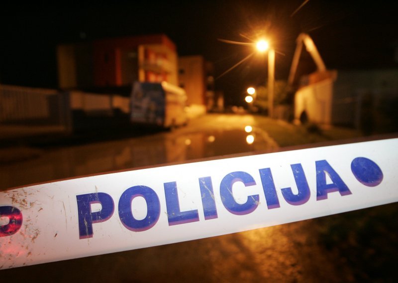 Policija pucala na krijumčara migranata, ranjeno dvoje djece