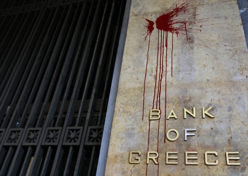 S&P povisio kreditni rejting Grčke!