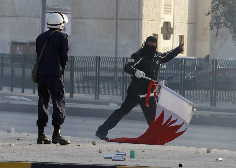 Policija u Bahreinu ubila dva mlada šijita
