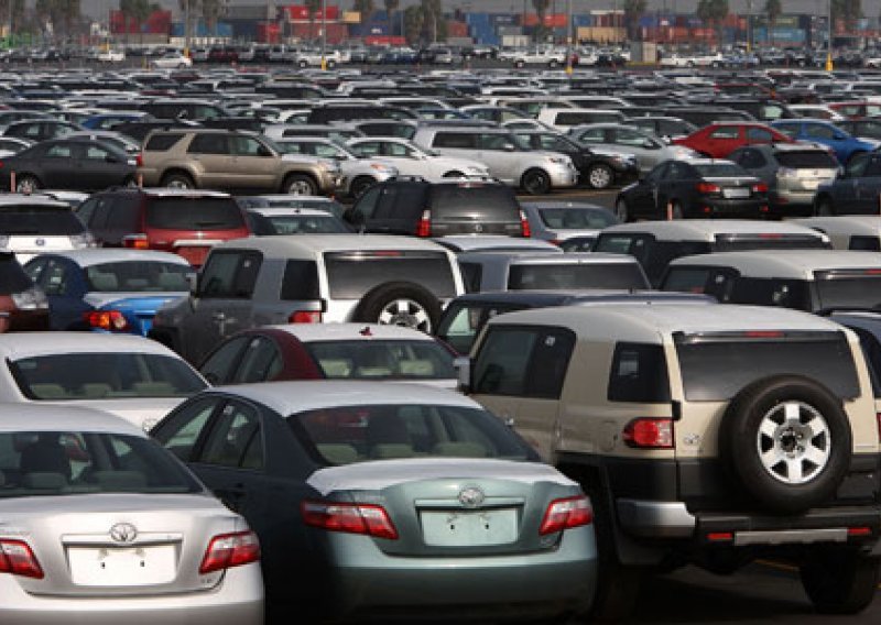 Uvoznicima automobila u SAD-u ponestaje skladišnog prostora