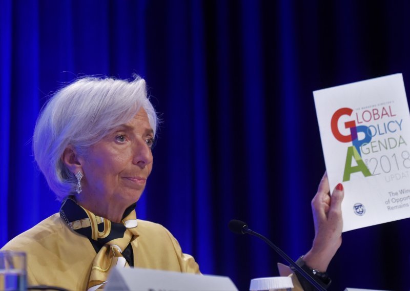 MMF traži uvođenje poreza na nekretnine kako bi se mogla smanjti druga davanja