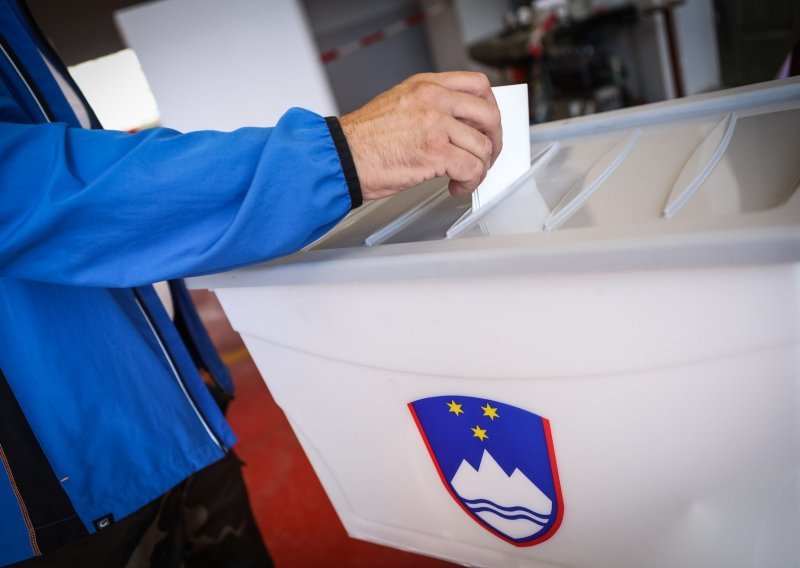 Slovenija izlazi na sedme lokalne izbore, bira se 2012 načelnika općina i općinskih vlada