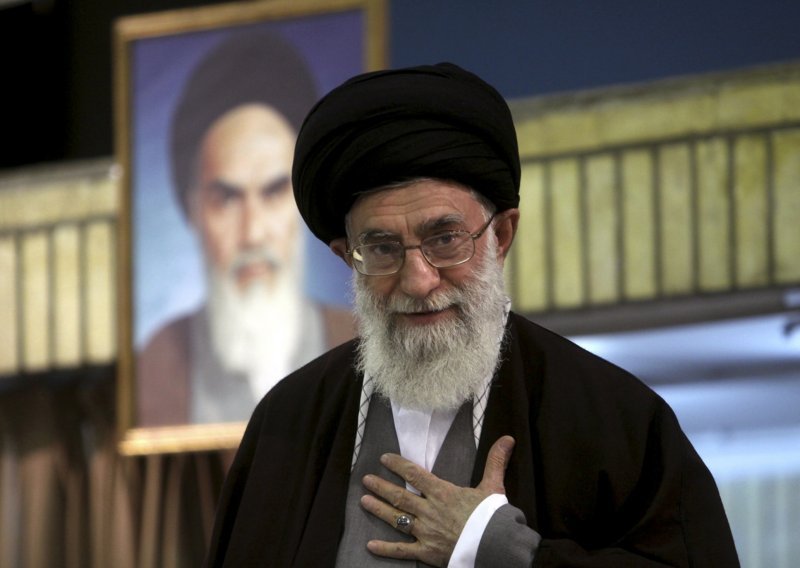 'Iransko nuklearno oružje je mit, prava opasnost je SAD'