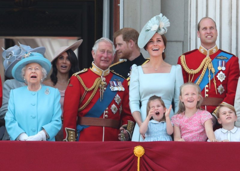Trenutak koji se čekao: Meghan Markle prvi put s kraljevskom obitelji na balkonu Buckinghamske palače