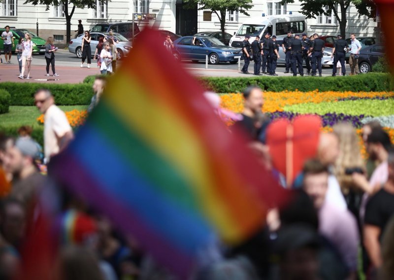 Stotine tisuća na gay prideu u Sao Paulu