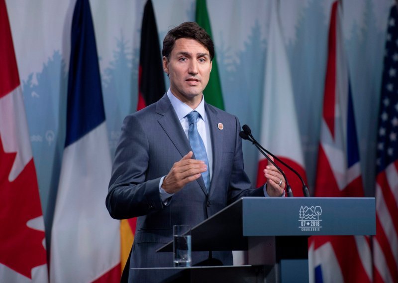 Obrve kanadskog premijera postale hit na društvenim mrežama
