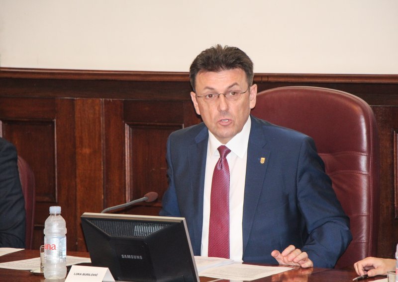 Burilović: Ne treba nam nekritičko jednoglasje, već konstruktivni dijalog