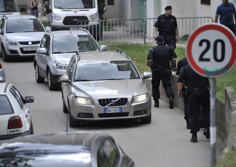 Vanja Kuluz puštena iz policije, sa sestrom kreće za Italiju