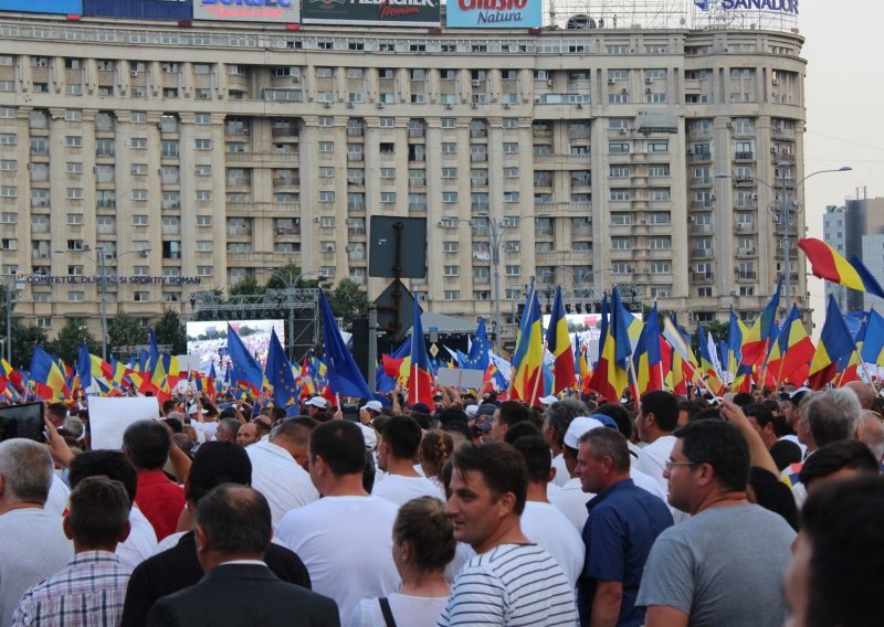 Više od 450 ozlijeđenih u protuvladinom prosvjedu u Rumunjskoj