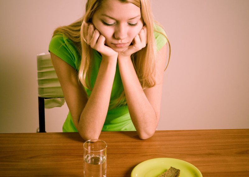 Kako prepoznati simptome poremećaja u prehrani?