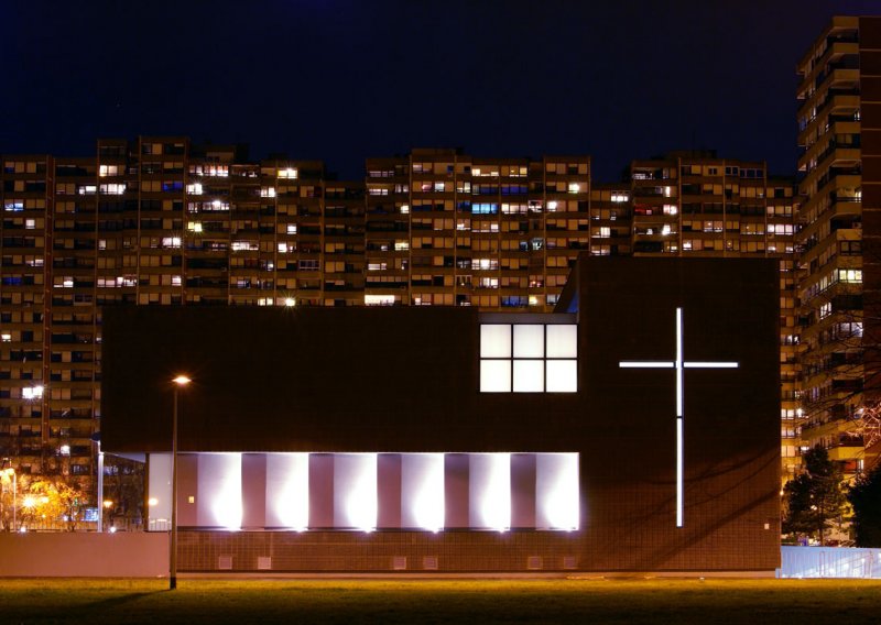 Arena i crkva u Travnom u izboru za građevinu svijeta