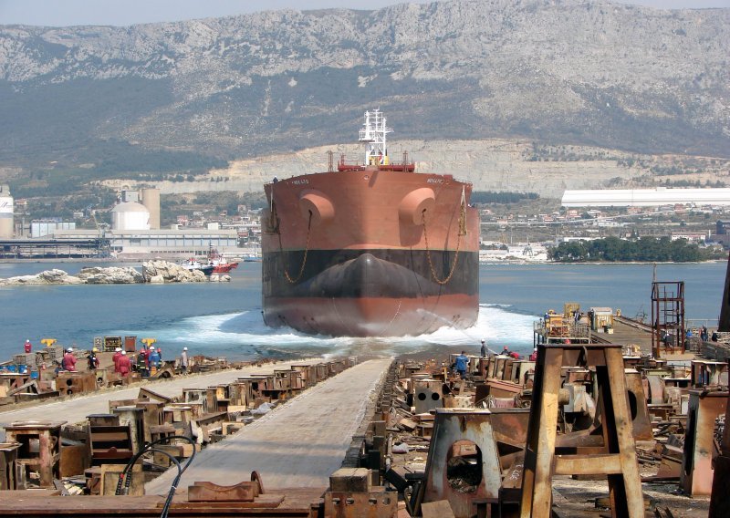 Dizaličarka Biserka mala kuma bulk carrieru