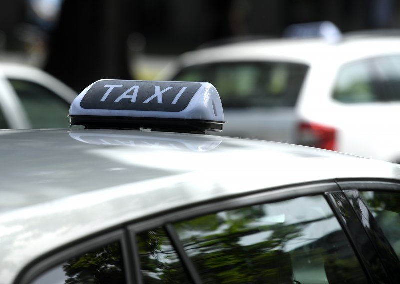 Taksisti okružili uberovce u Puli i prijetili im smrću