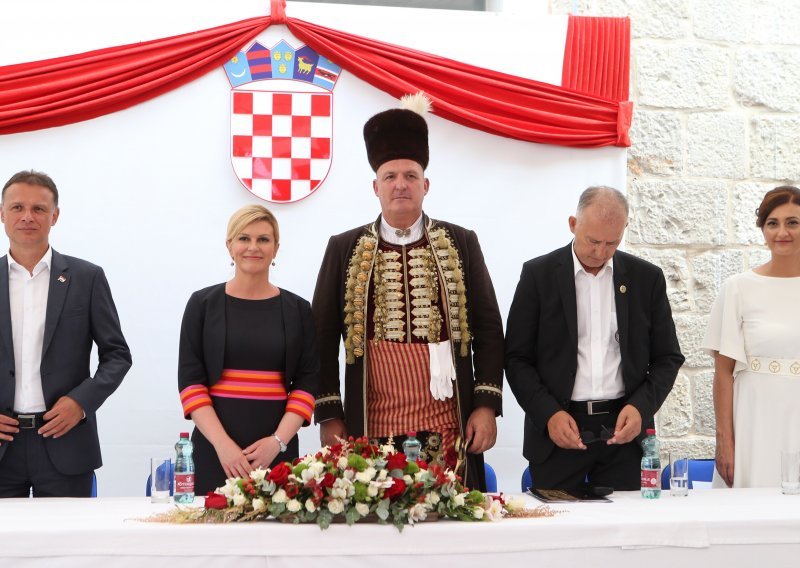 Alkarski vojvoda hvalio kadrovsku križaljku Vlade, Dalić doživio ovacije