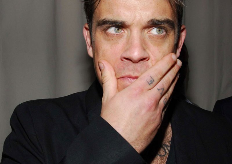 Robbieja Williamsa ganja duh engleske kraljice!