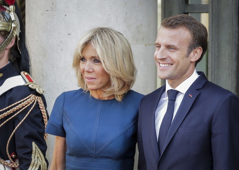 Cijena ljepote: Brigitte i Emmanuel Macron mjesečno na frizure i šminku troše oko 40 tisuća kuna