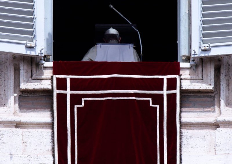 Najveći skandal ikada trese američku Katoličku crkvu, Vatikan osjeća 'stid i tugu'