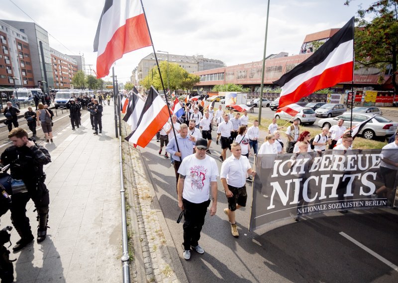 Neonacisti u Berlinu obilježili godišnjicu smrti Rudolfa Hessa