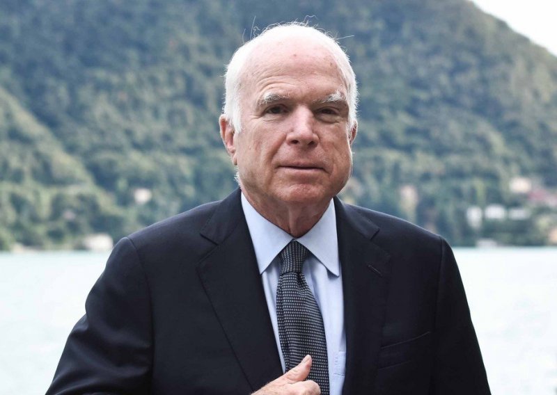 Pomirio se s krajem: Republikanski senator John McCain prekida liječenje tumora mozga