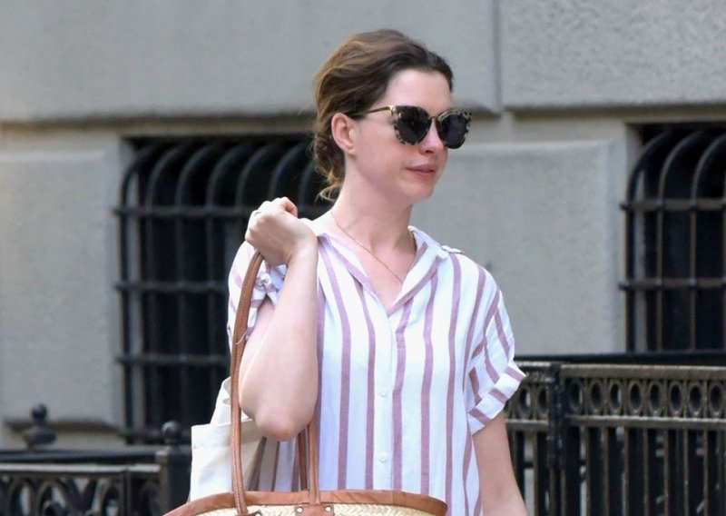 Anne Hathaway uživa u ljepotama Jadrana - i to u društvu dizajnera Valentina