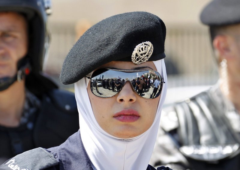 Kako izgledaju libanonske policajke?