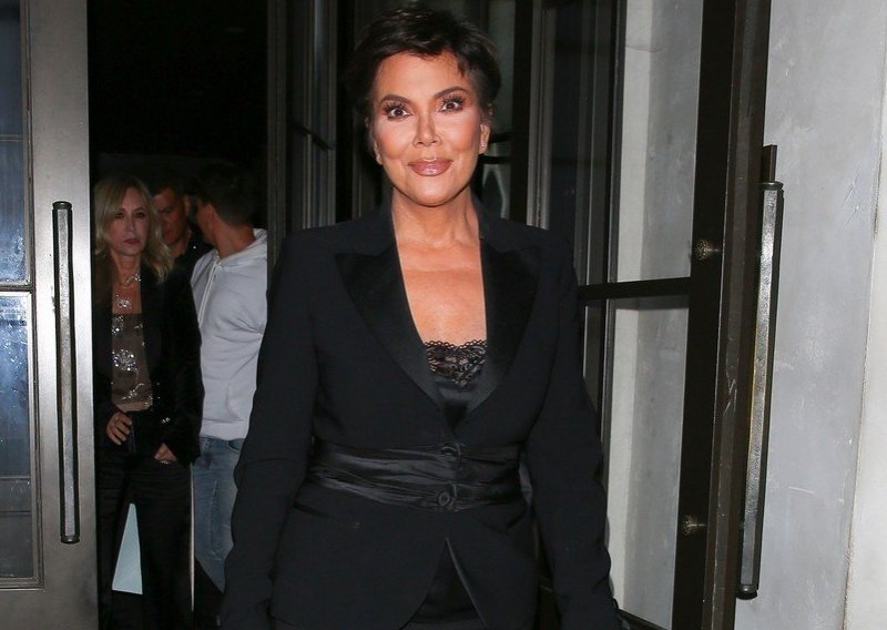 Izaziva zavist: Kris Jenner otvorila vrata svog impresivnog ormara