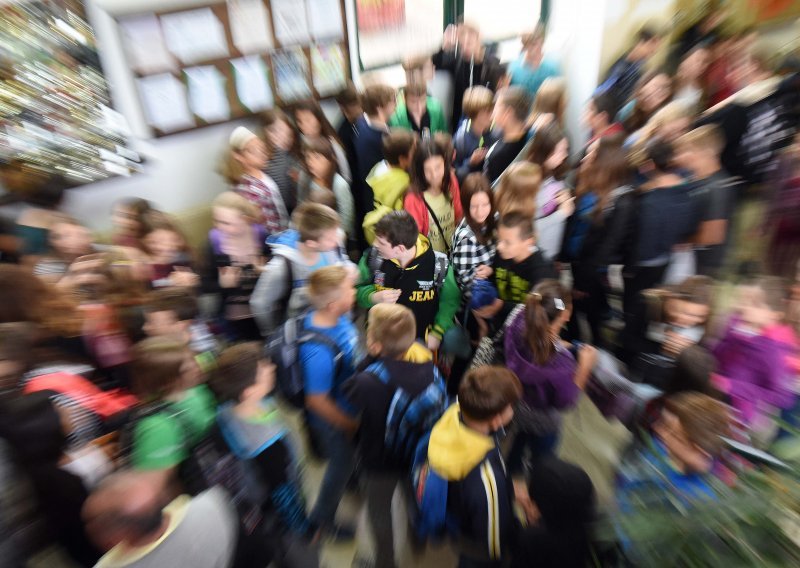 OESS: U BiH i dalje na djelu etnička segregacija djece u školama