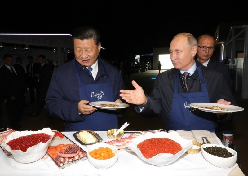 Xi Jinping od Putina za rođendan dobio - sladoled