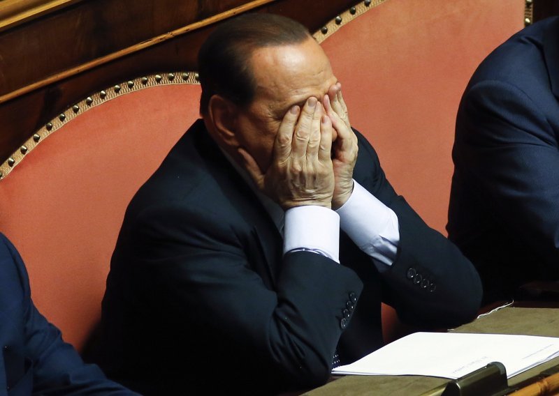 Senat će javno glasovati o izbacivanju Berlusconija