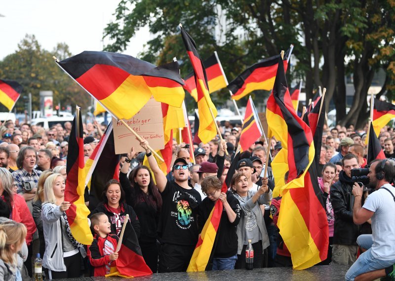 Ekstremnim desničarima u Njemačkoj presude zbog nacističkog pozdrava