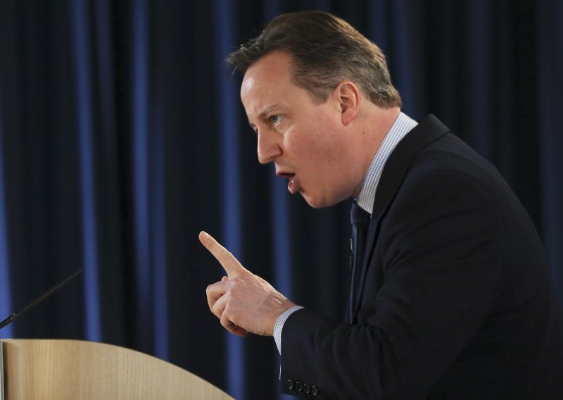 Britanski premijer Cameron se pere oko Panama Papersa