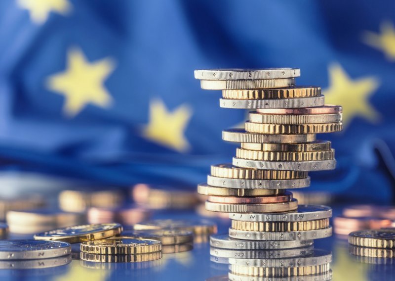 Europska komisija kaznila pet velikih banaka s 1,07 milijardi eura