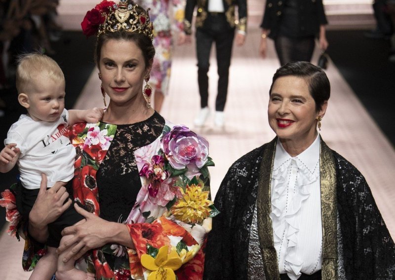 Za nju su godine samo broj: 66-godišnja Isabella Rossellini prošetala modnom pistom Dolce & Gabbane