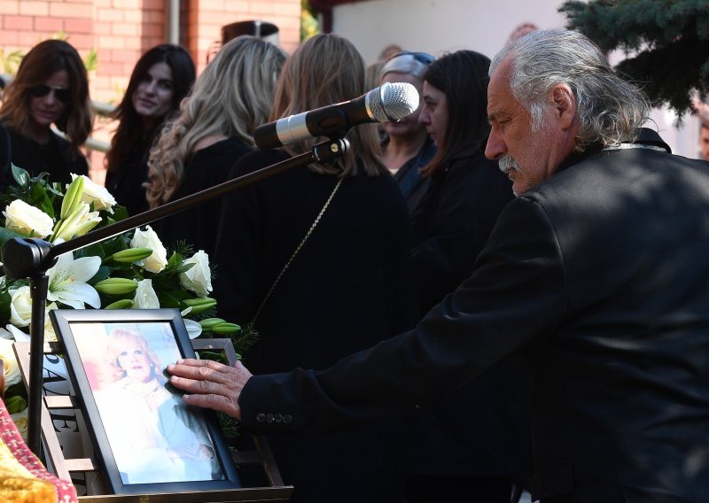 Rade Šerbedžija u suzama: Posljednje zbogom Mileni Dravić