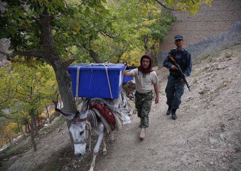 U izbornom kaosu u Afganistanu do sada 20-ak mrtvih