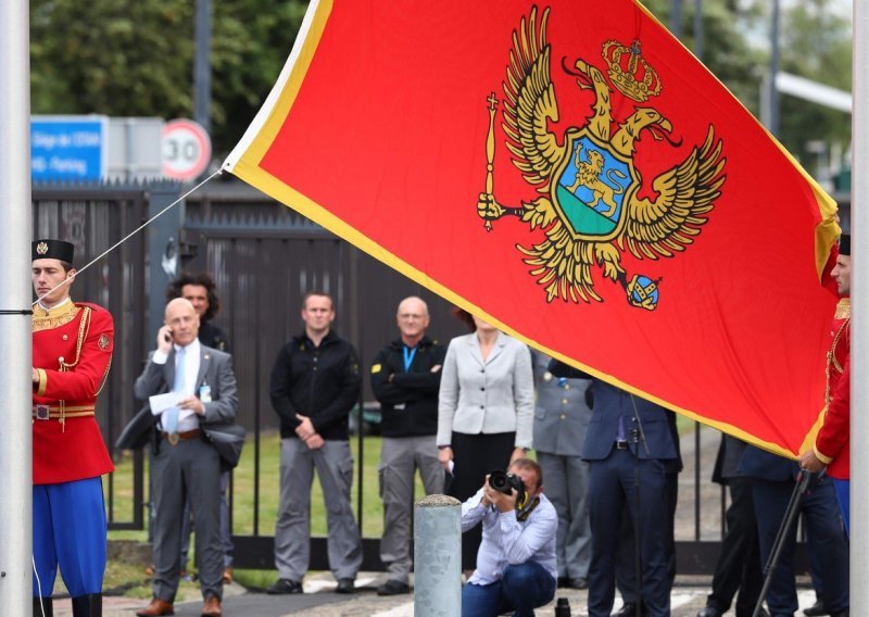 Vicepremijer zahtijeva polumjesec na crnogorskoj zastavi